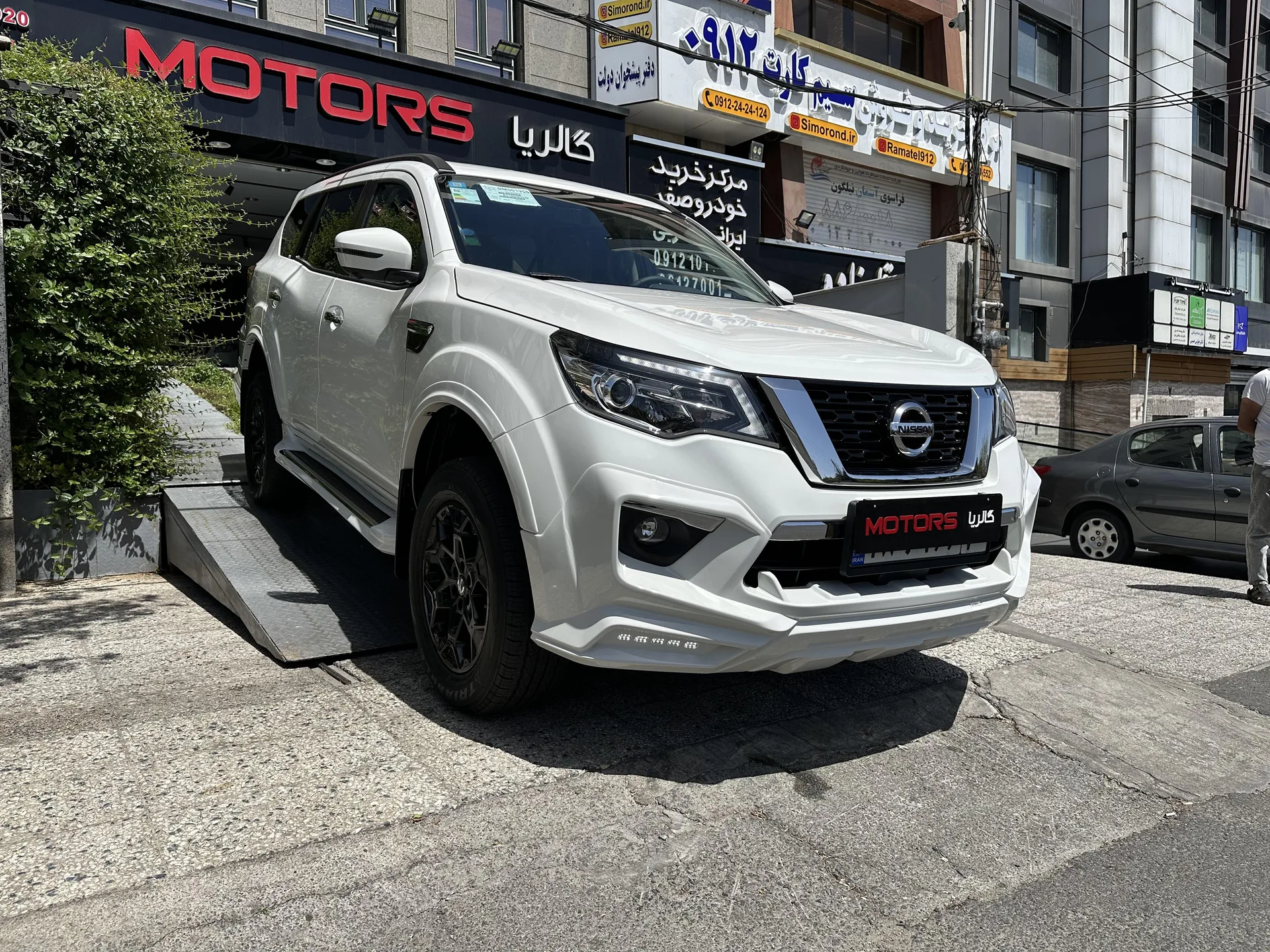 نیسان  ترا