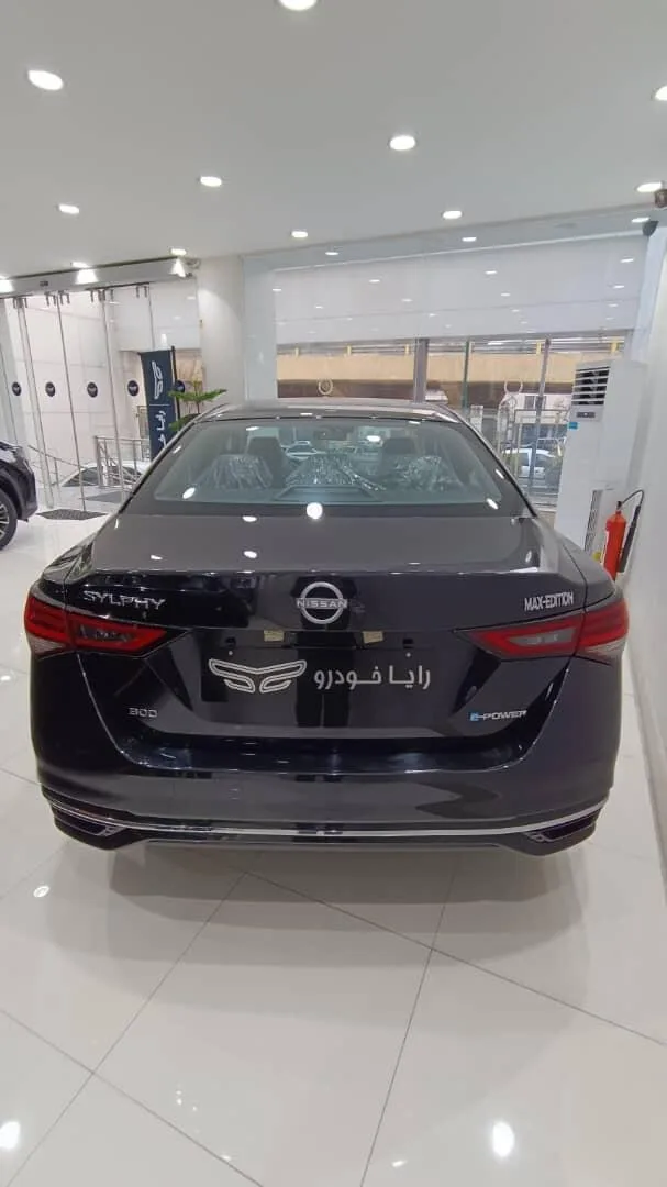نیسان  سیلفی e-POWER 4