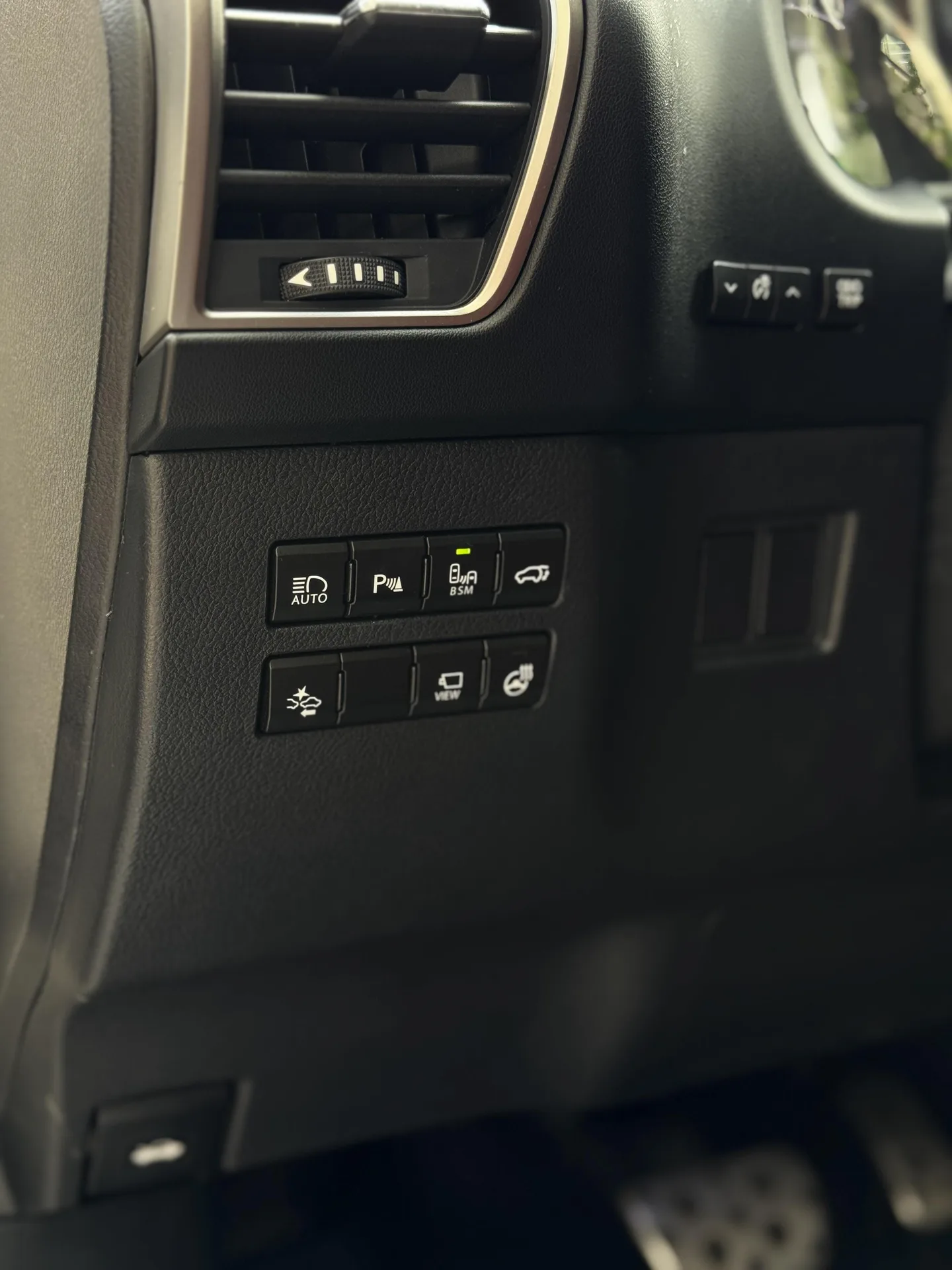 لکسوس  NX هیبرید 6