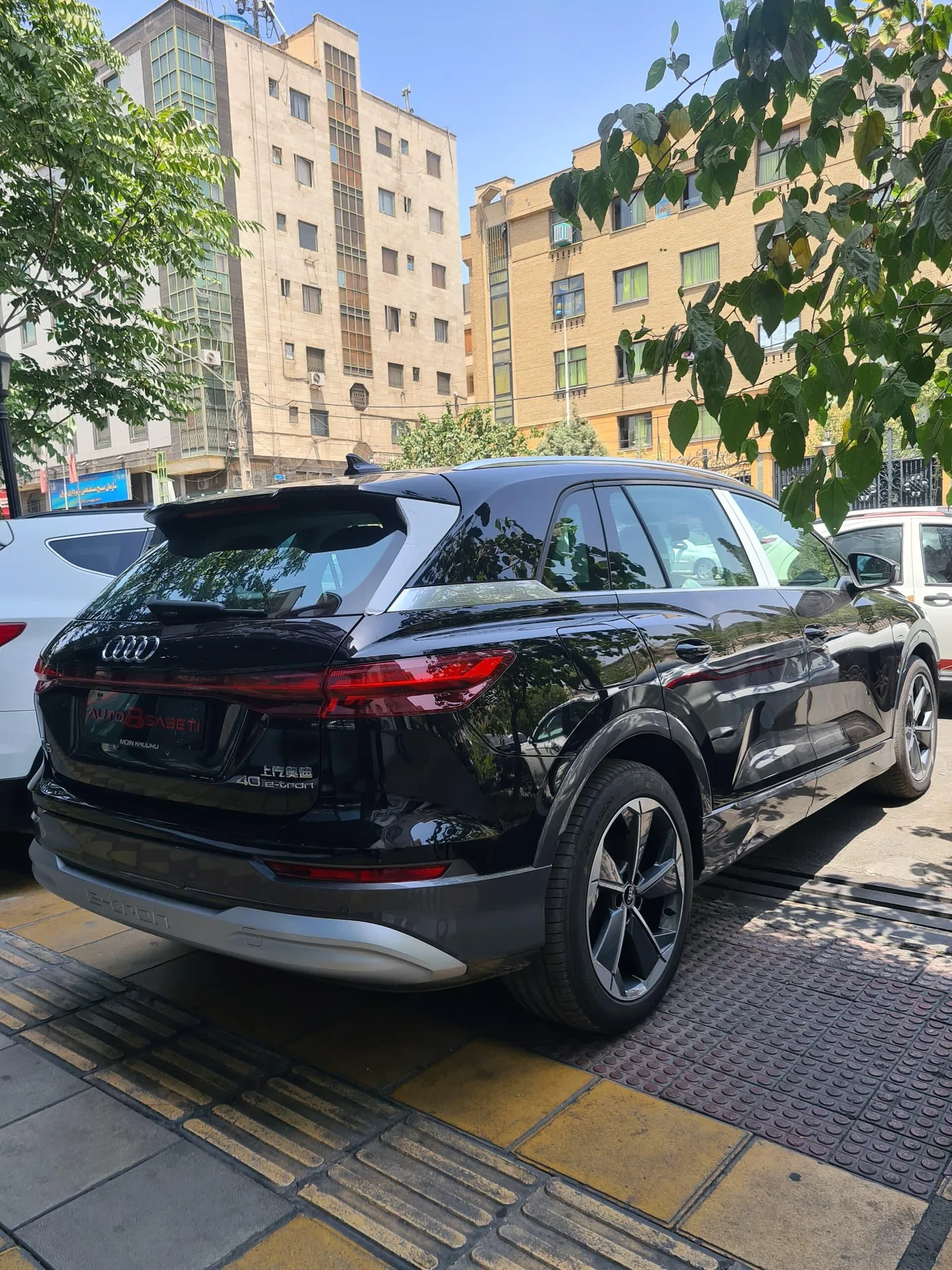 آئودی  Q5 e-tron 4