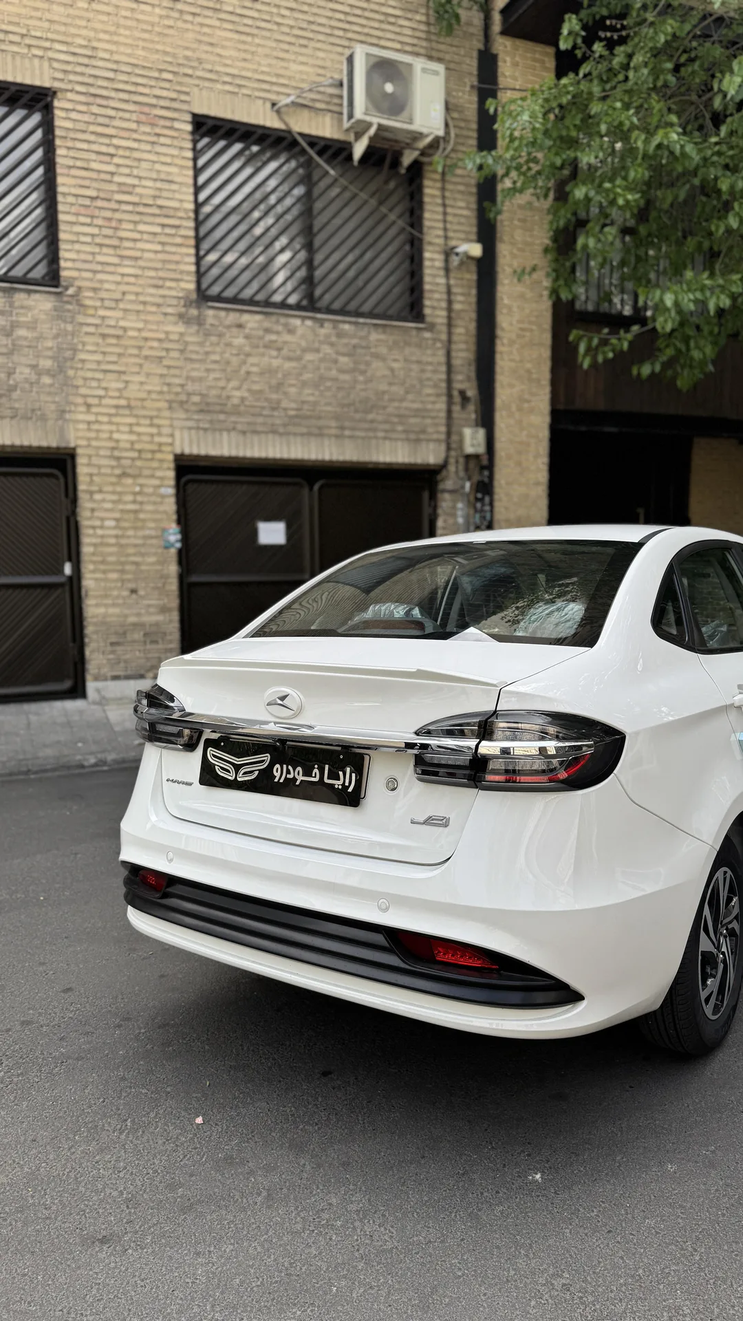 کی ام سی  ایگل 6