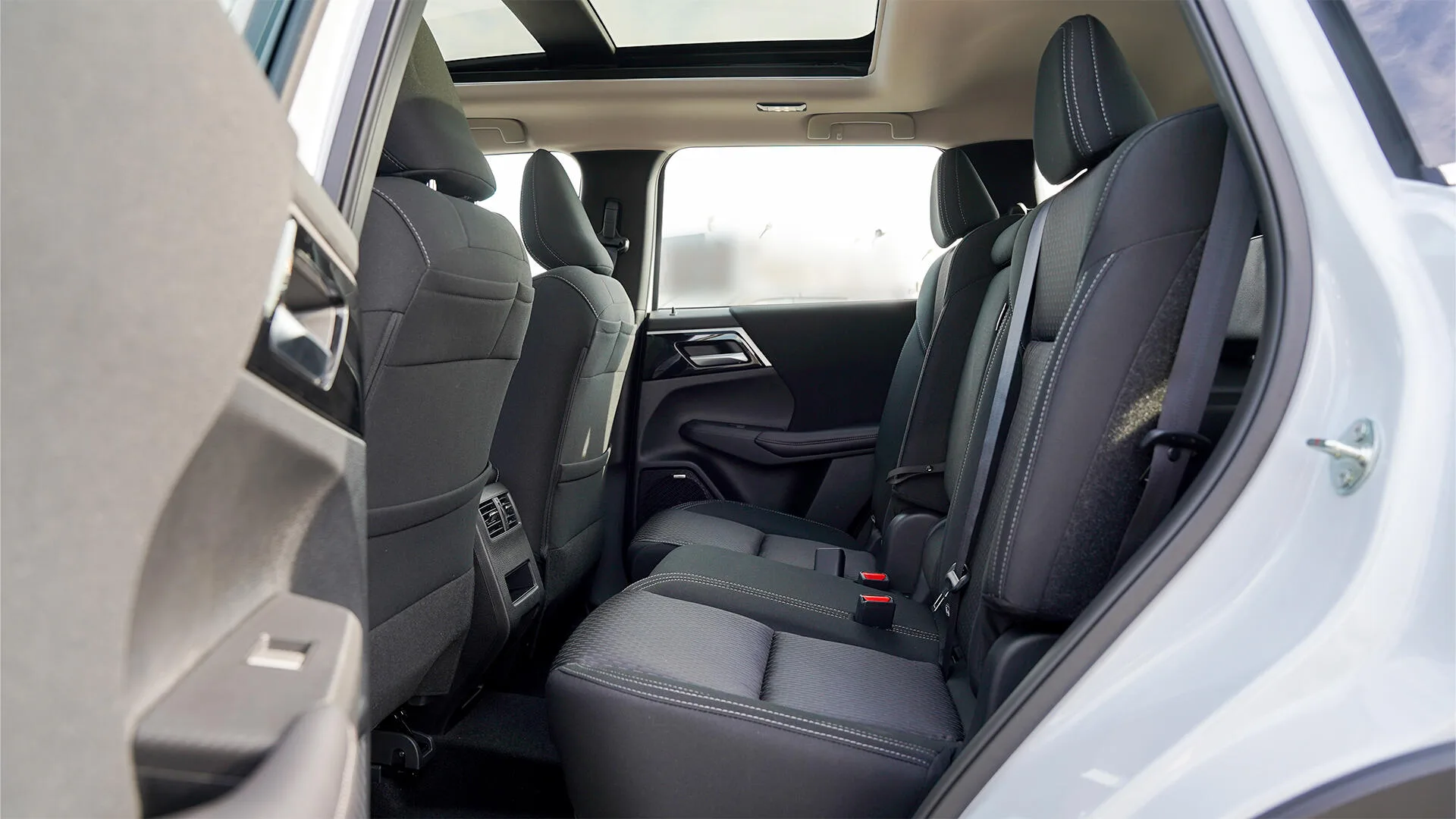 میتسوبیشی  اوتلندر 9