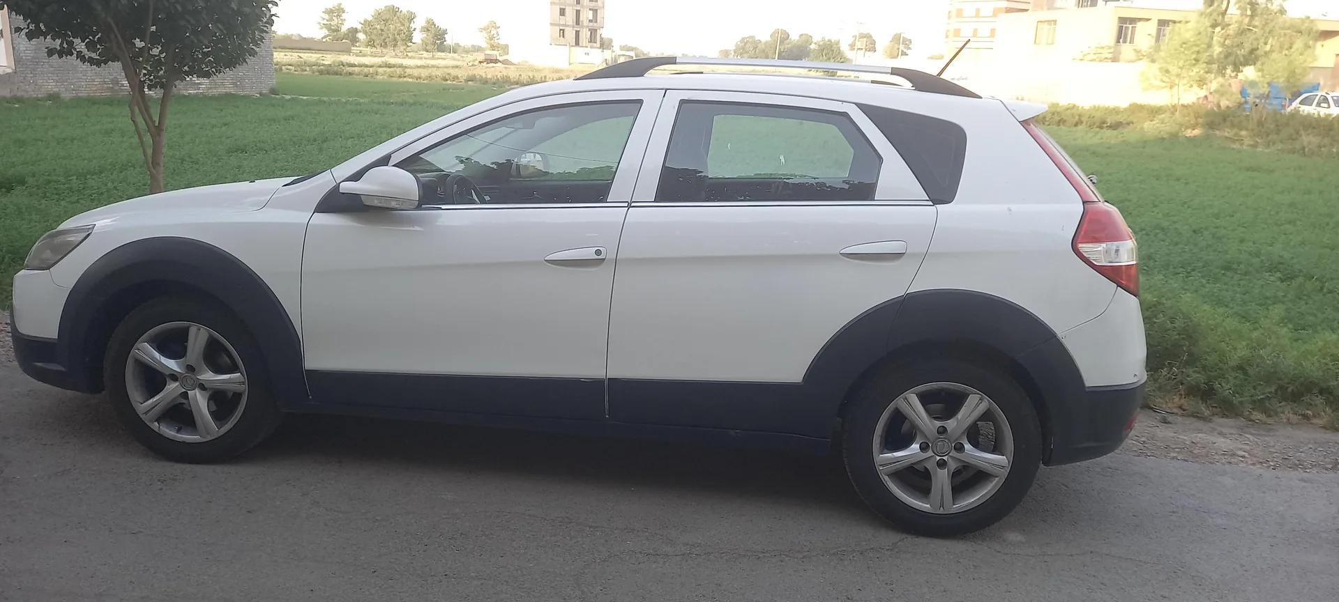 دانگ فنگ  H30 کراس 4