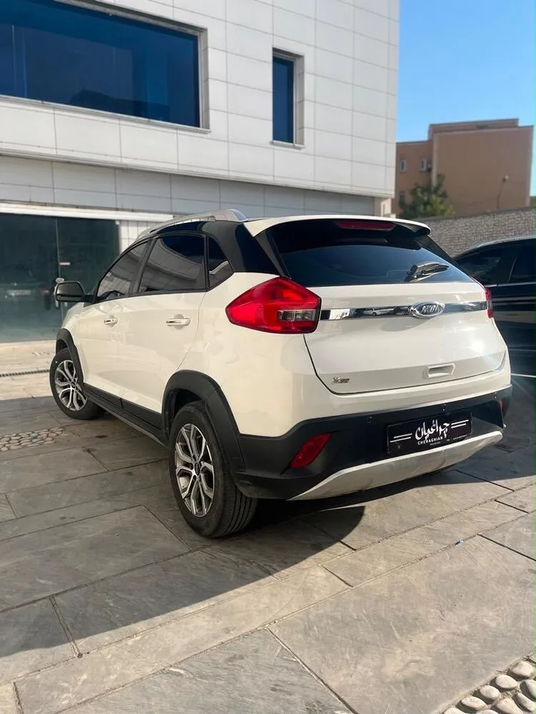 ام وی ام  X22 6