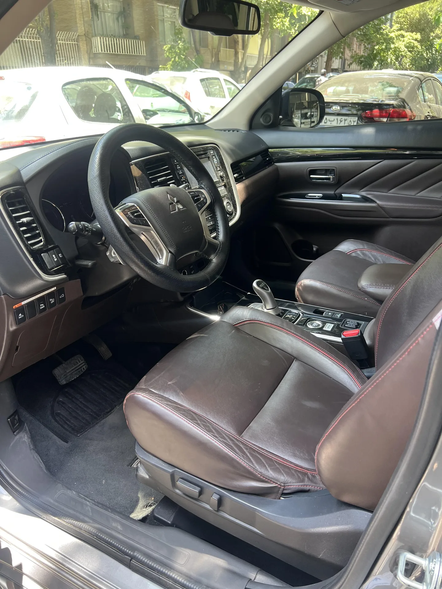 میتسوبیشی  اوتلندر PHEV 6