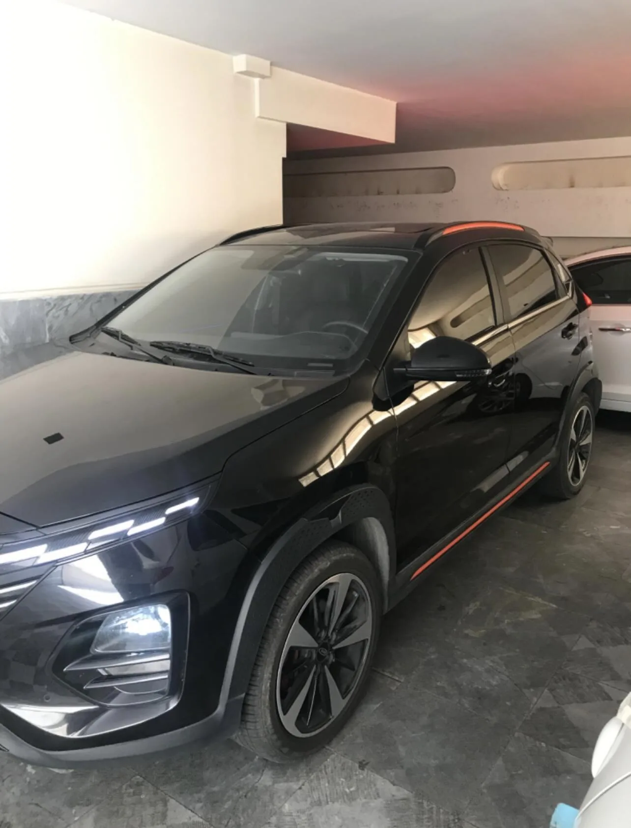 ام وی ام X33 کراس