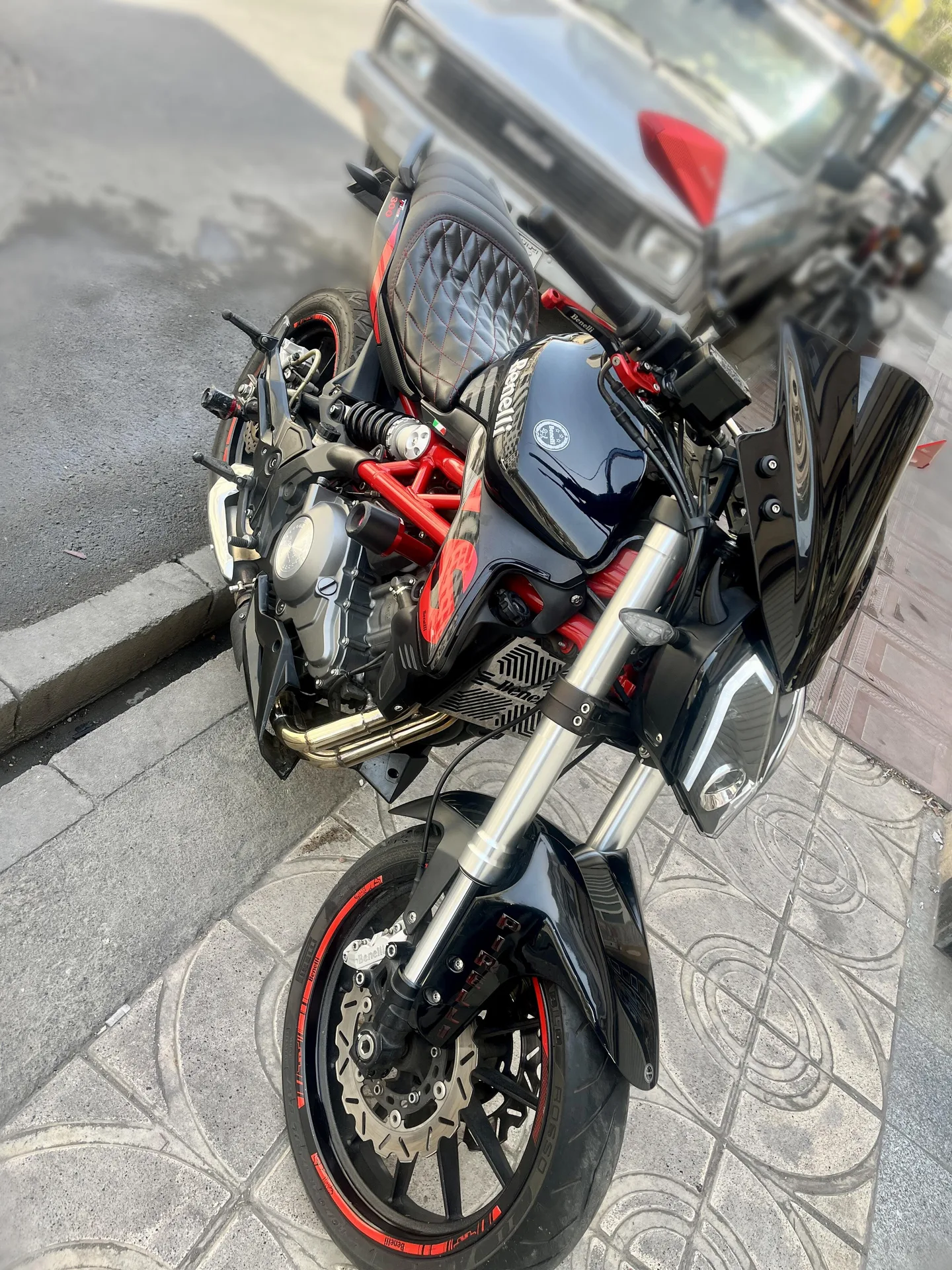 بنلی  TNT 300 2