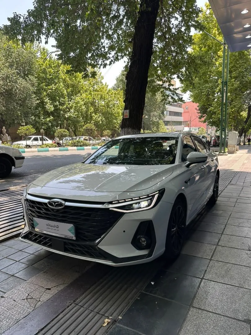 فونیکس  آریزو 8 (Z8)