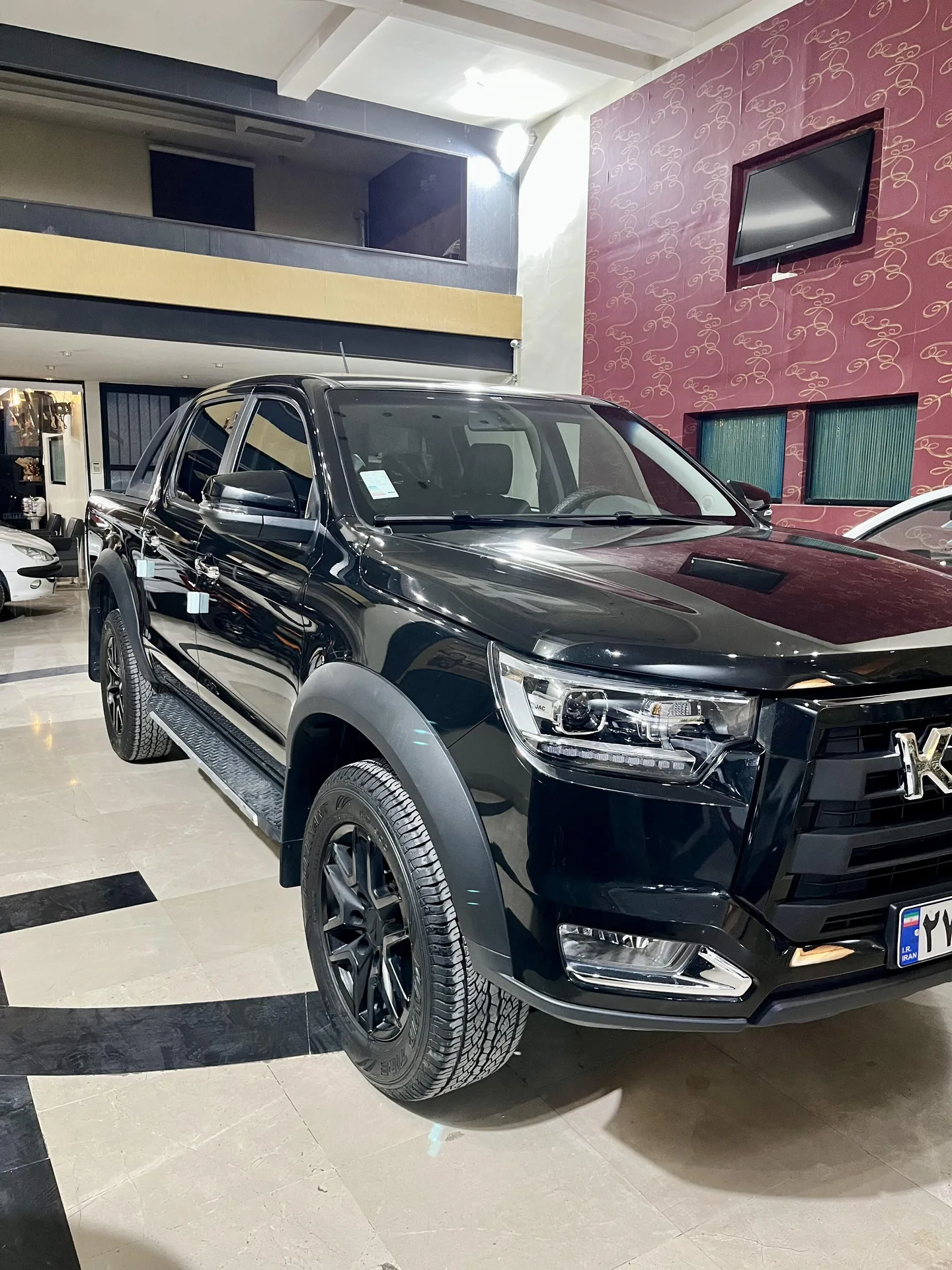 کی ام سی  T8 3