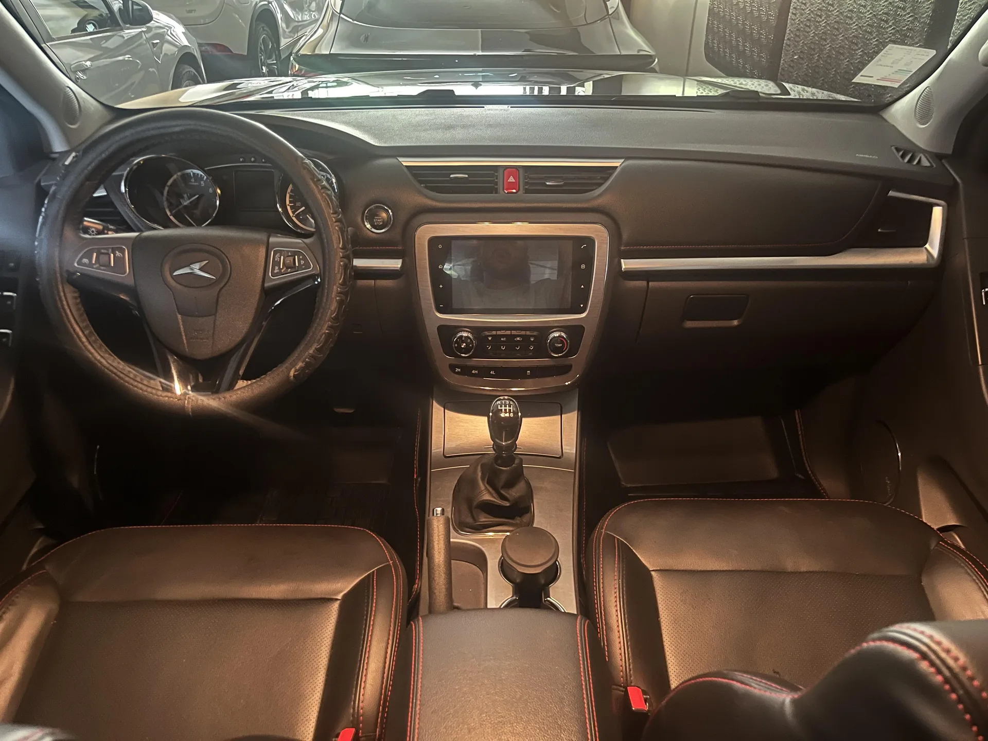 کی ام سی  T8 6