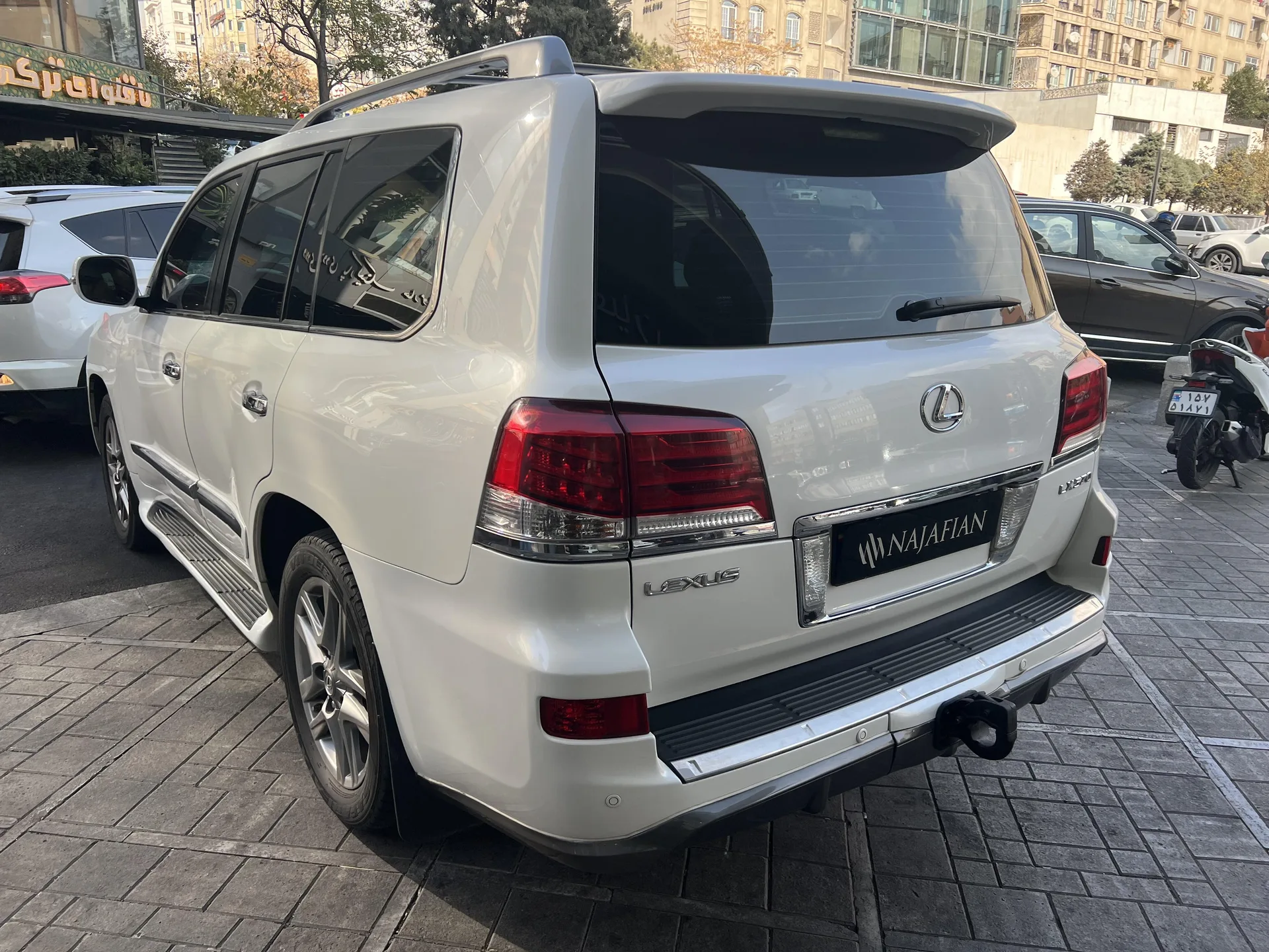 لکسوس  LX 4