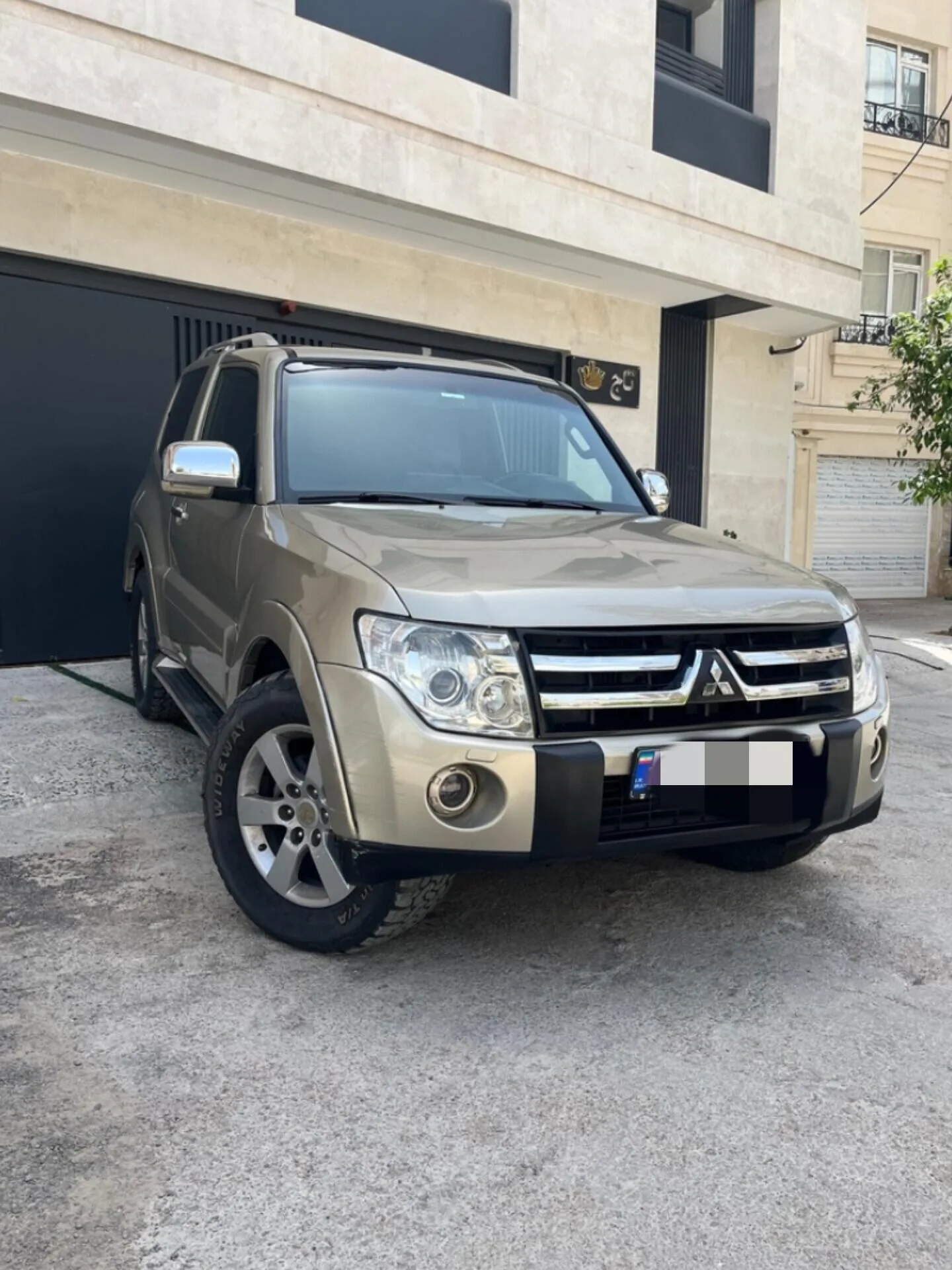 میتسوبیشی  پاجرو دو در