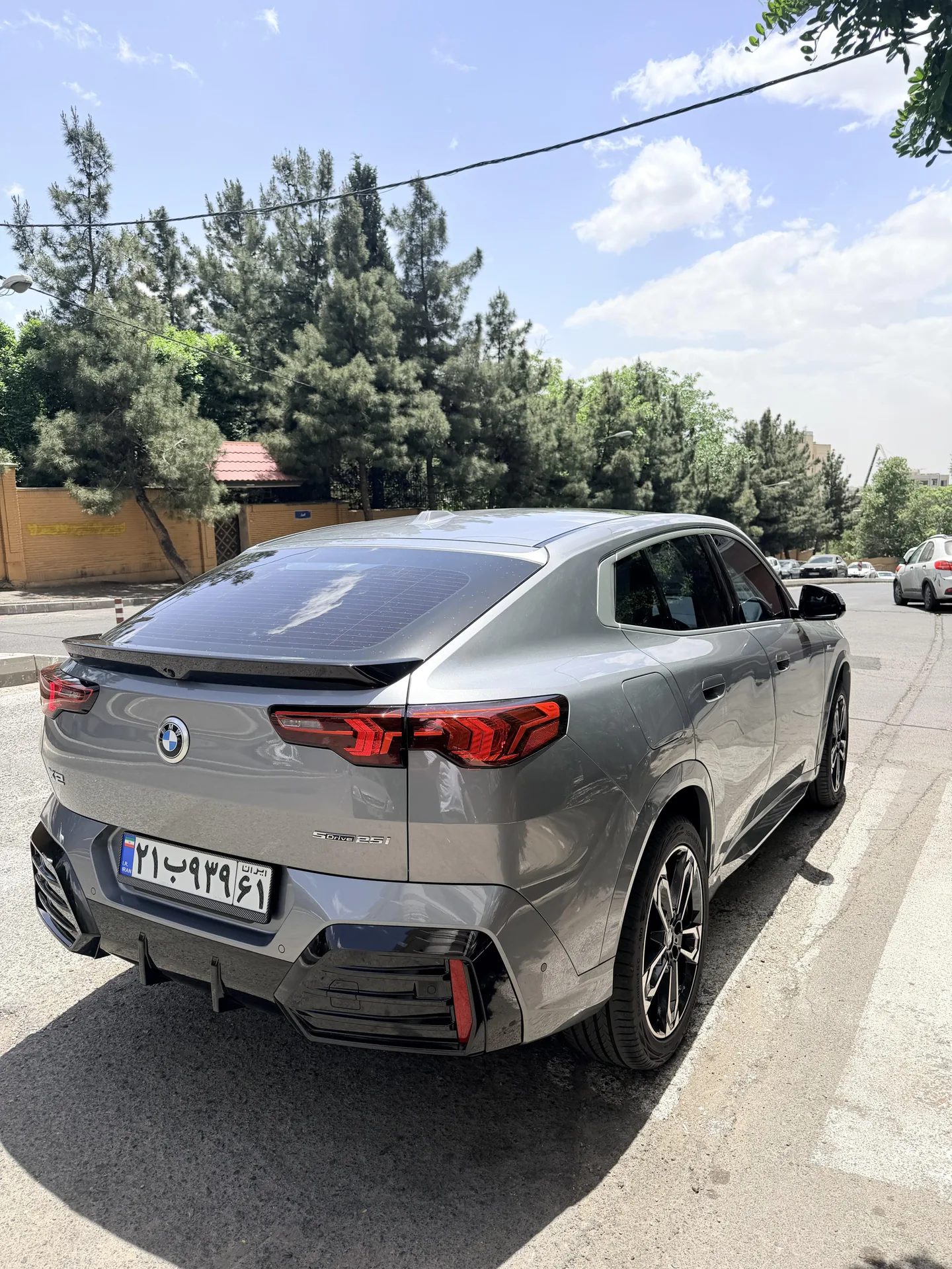 ب ام و  X2