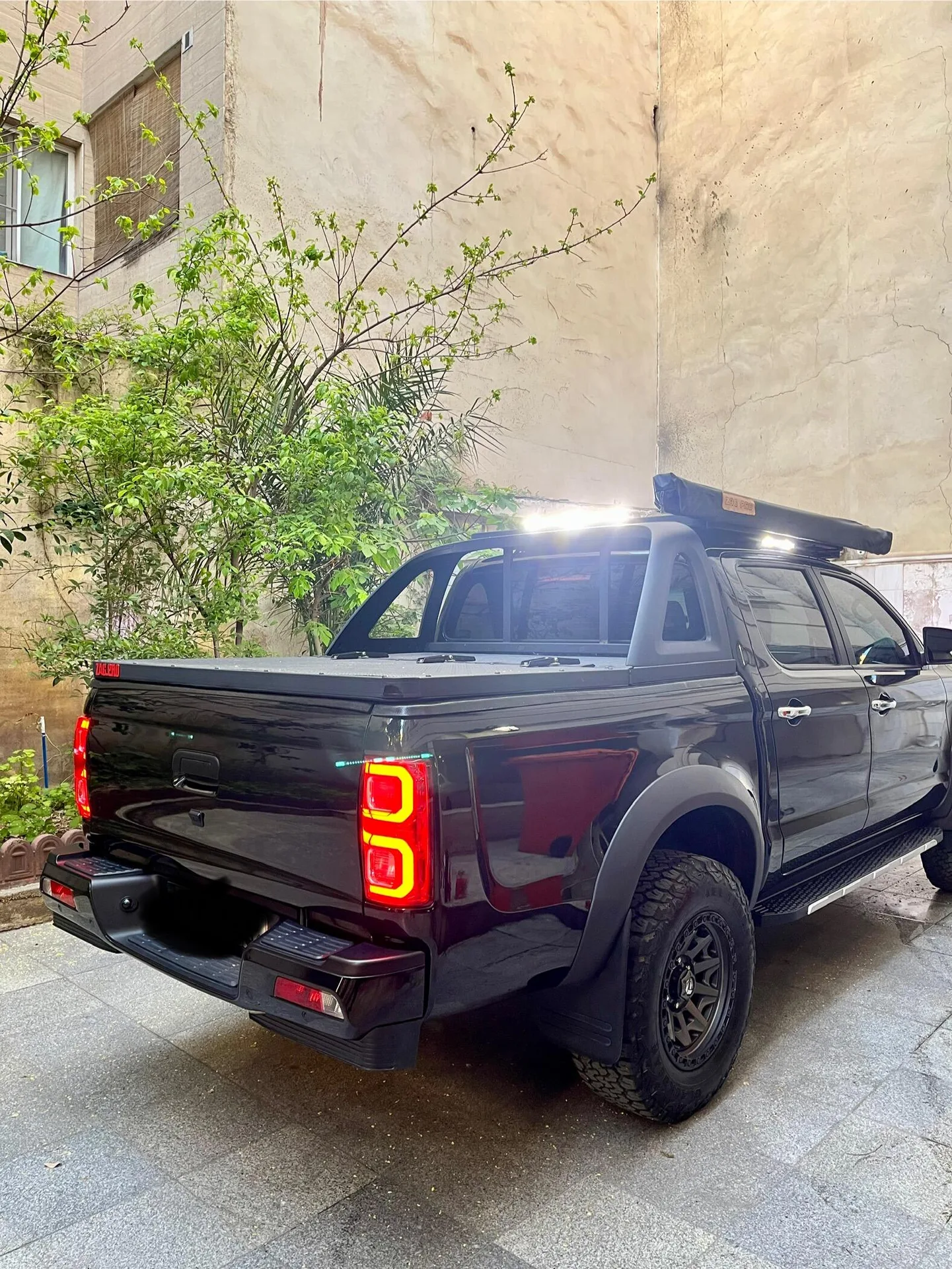 کی ام سی  T8 2