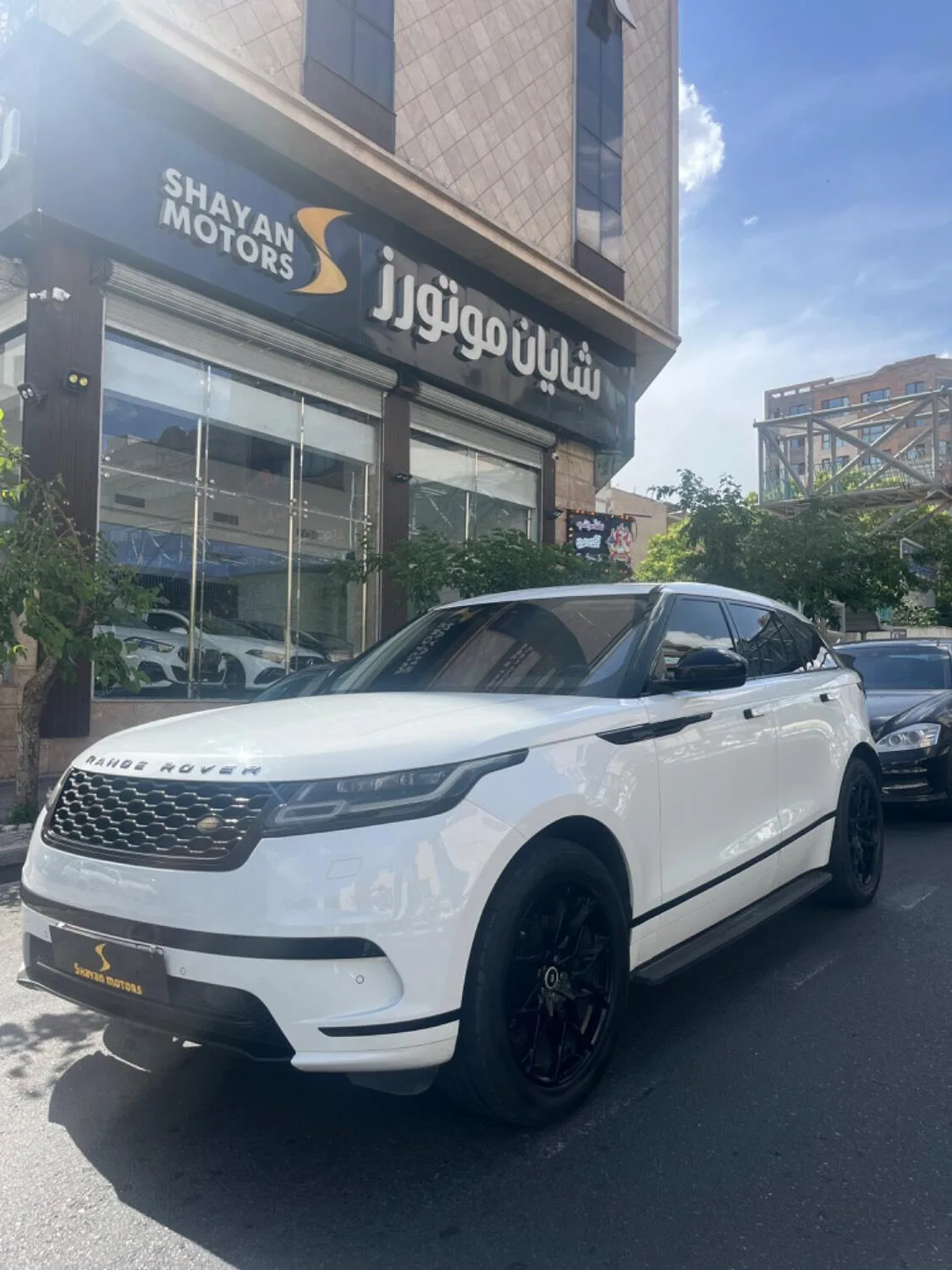 لندرور رنجرور ولار