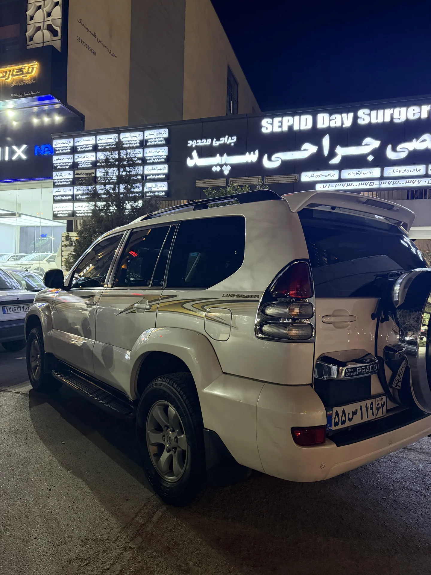 تویوتا پرادو چهار در