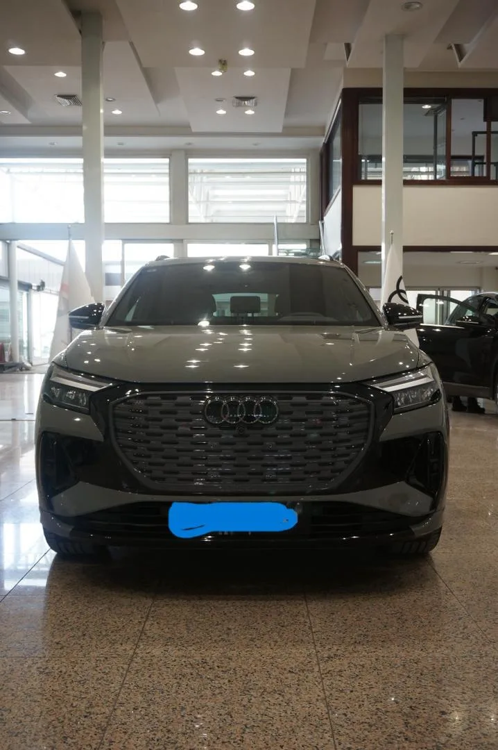 پیش فروش آئودی Q4 e-tron