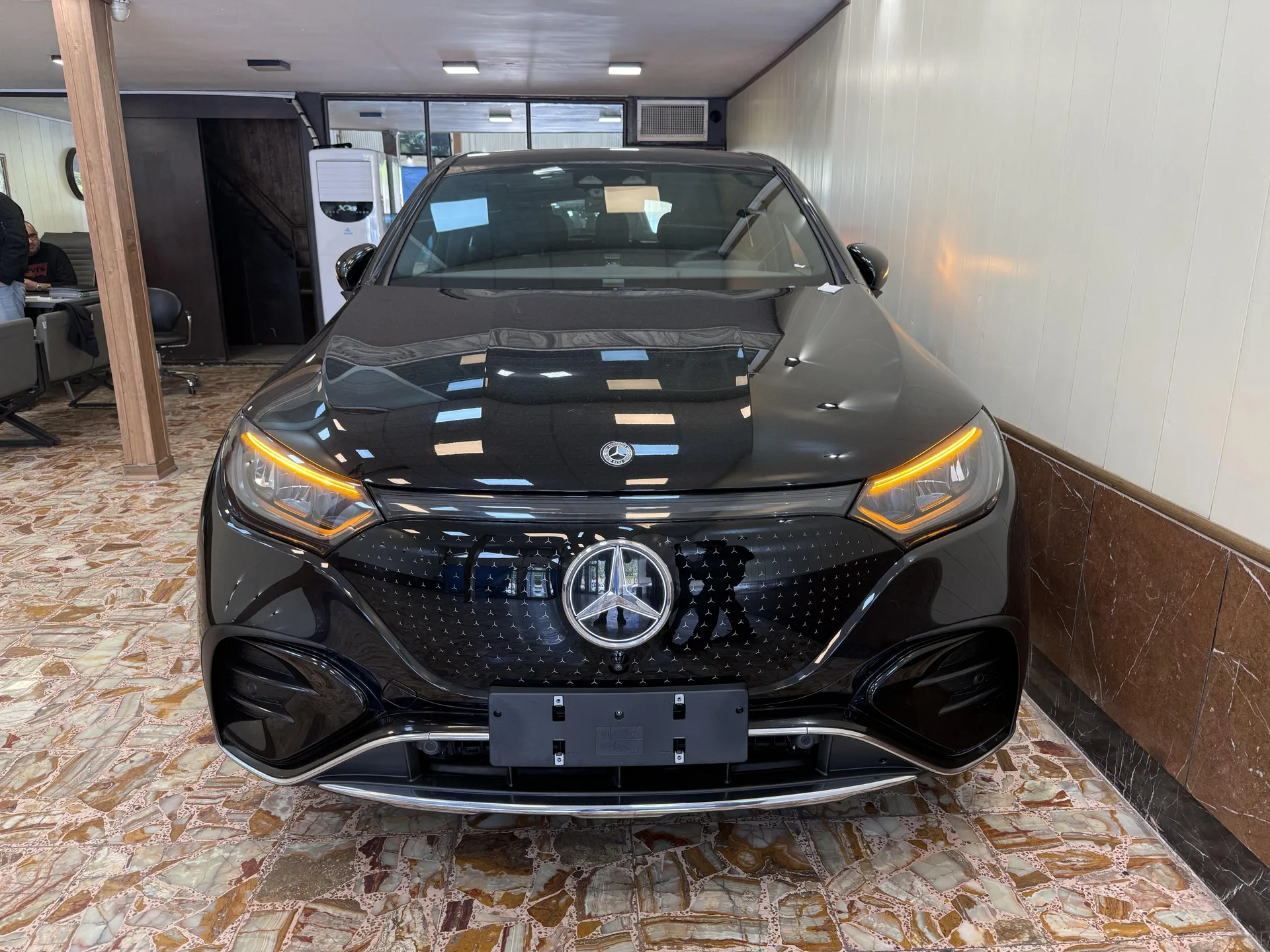 بنز  EQE SUV 3