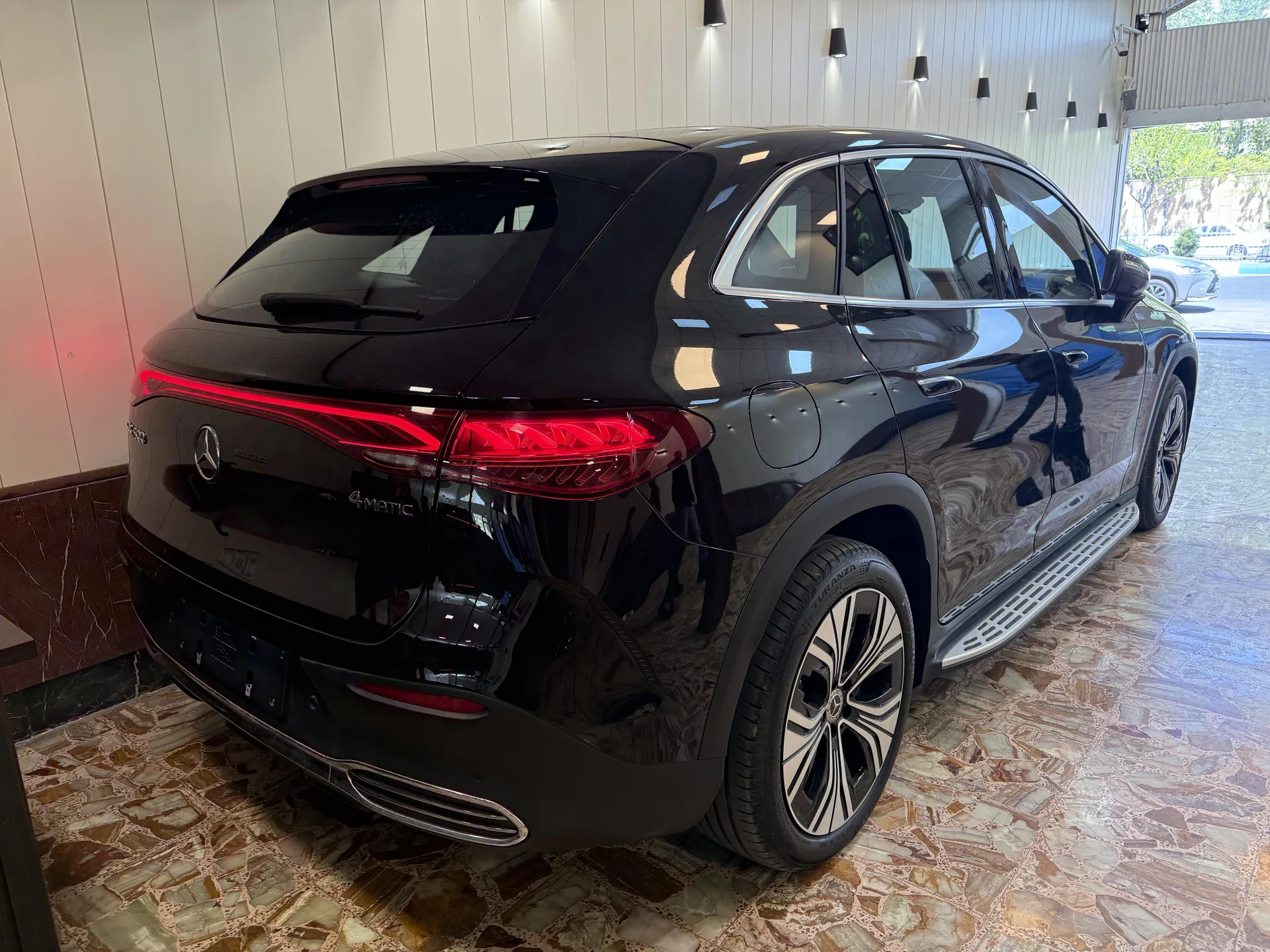 بنز  EQE SUV 4