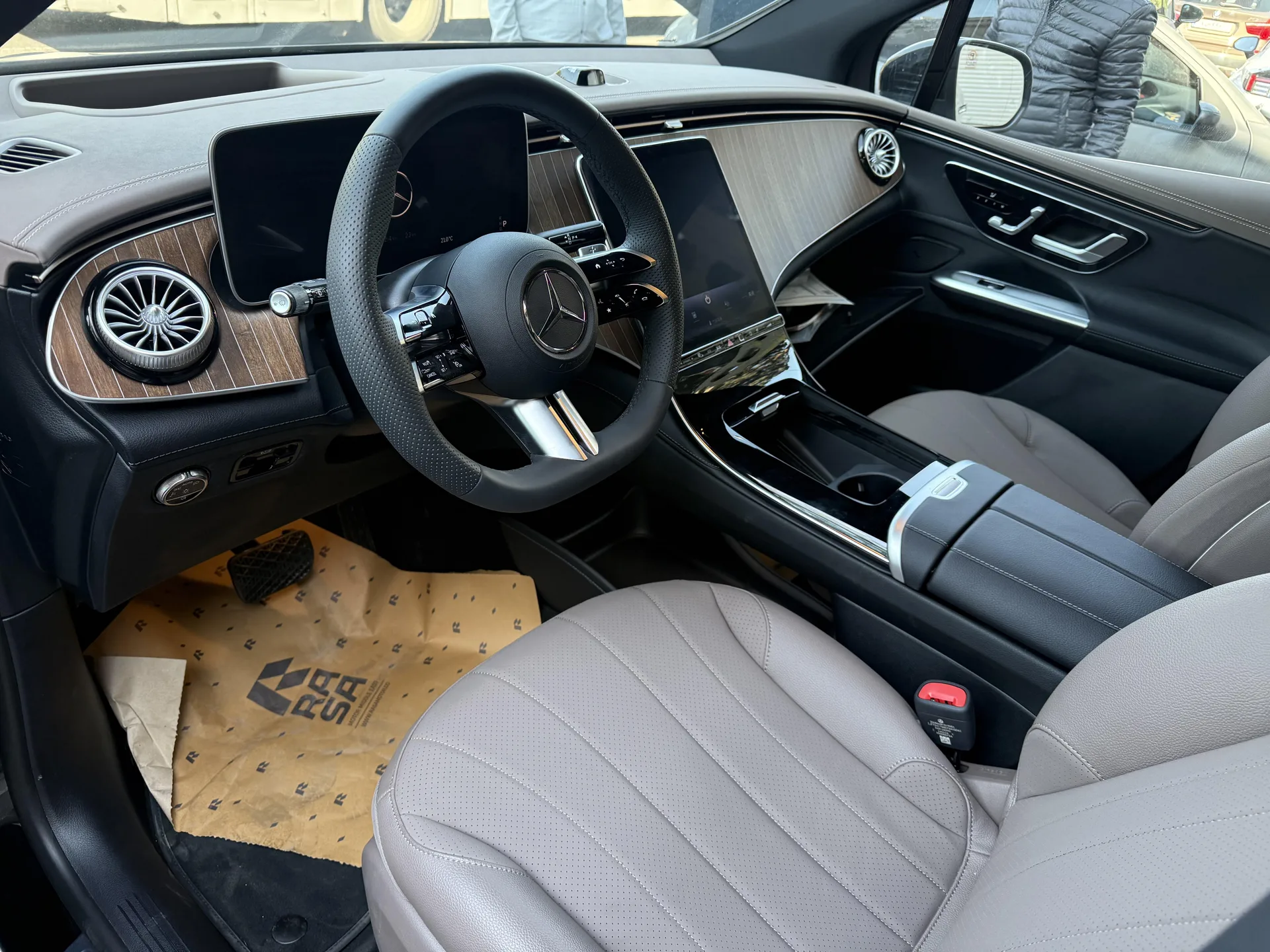 بنز  EQE SUV 5