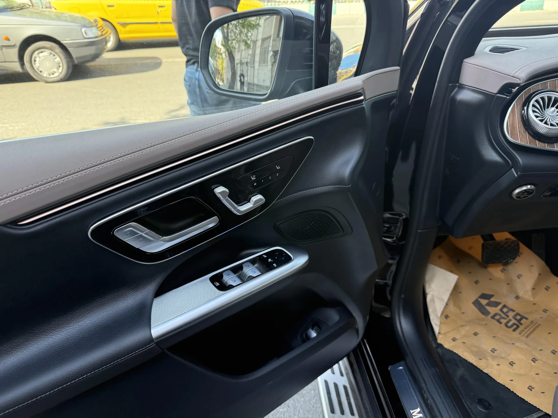 بنز  EQE SUV 6