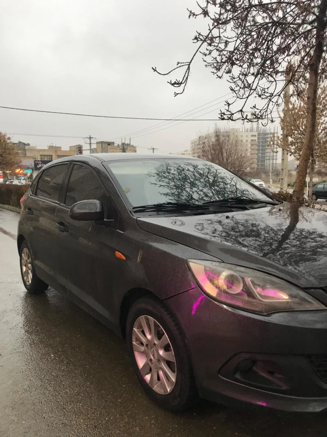 ام وی ام  315هاچ بک
