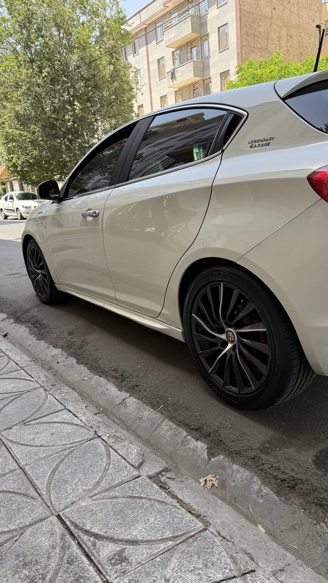 آلفارومئو  جولیتا 4