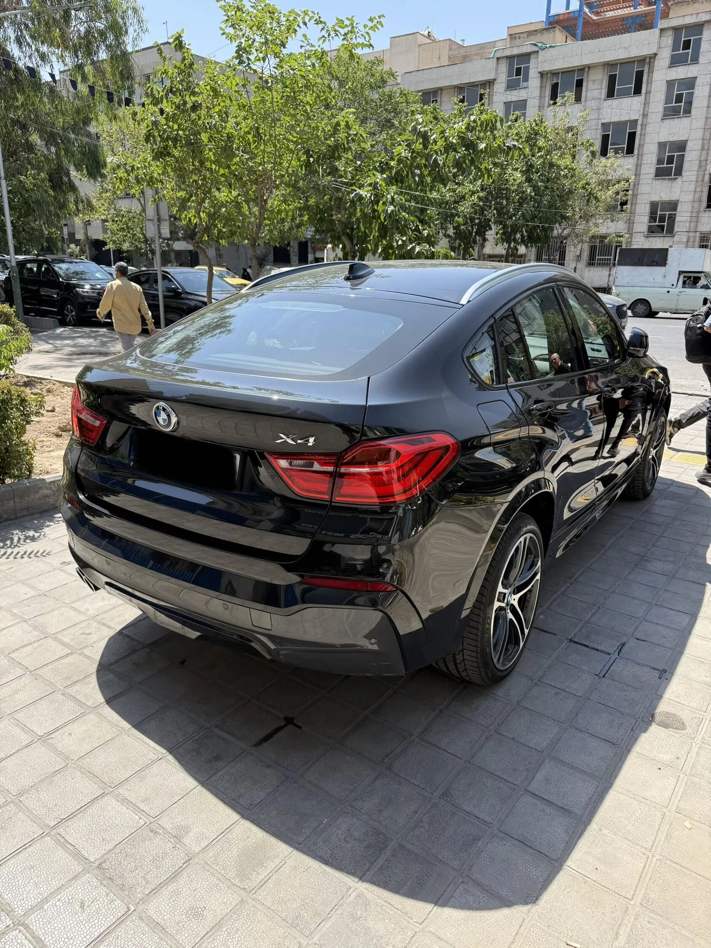 ب ام و  X4 2