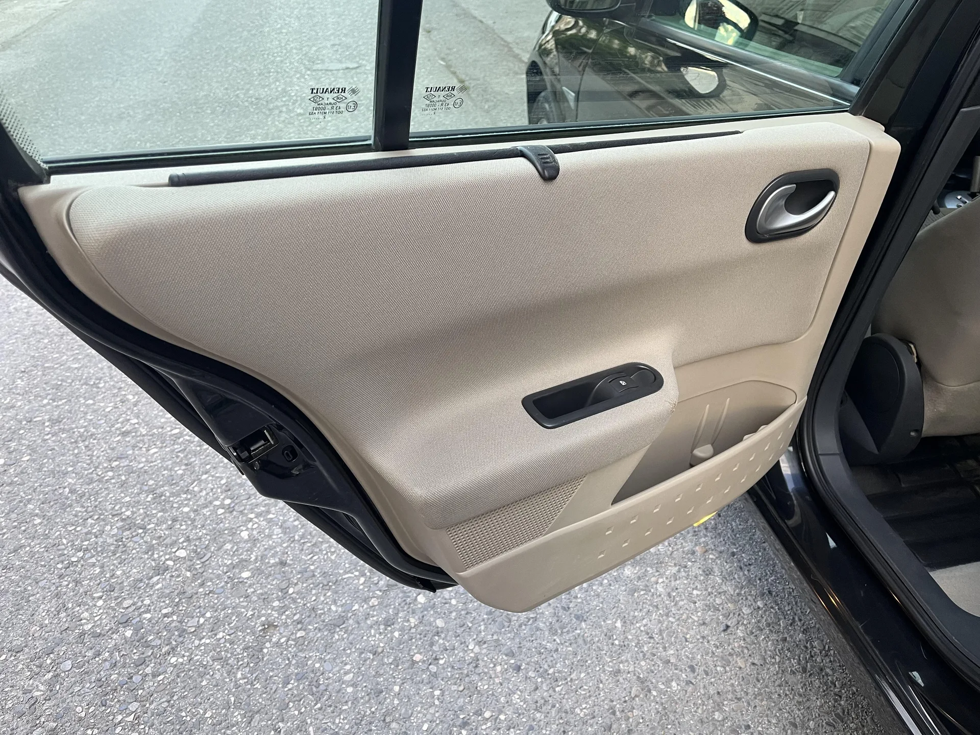رنو  مگان (مونتاژ) 8