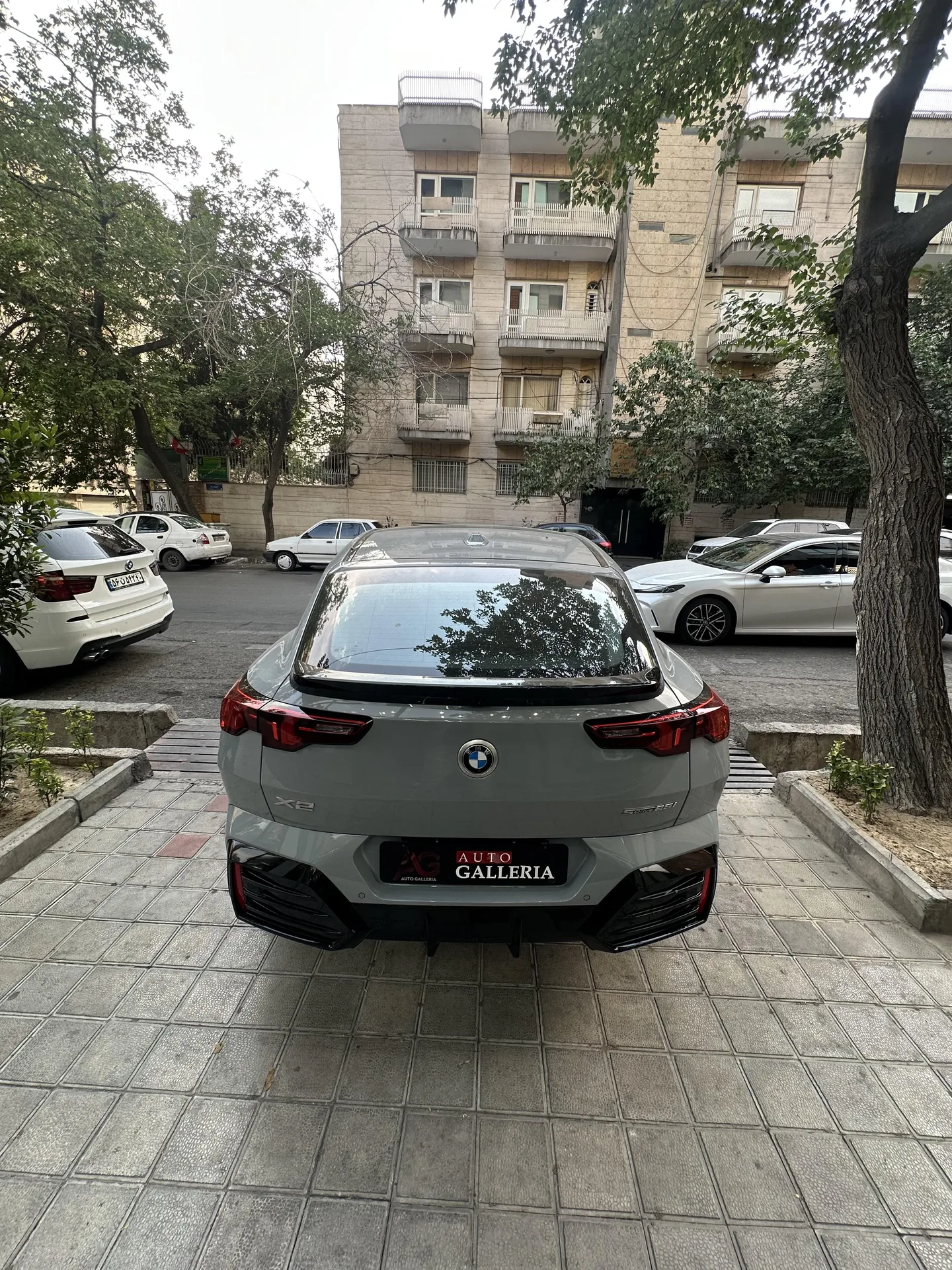 ب ام و  X2 4