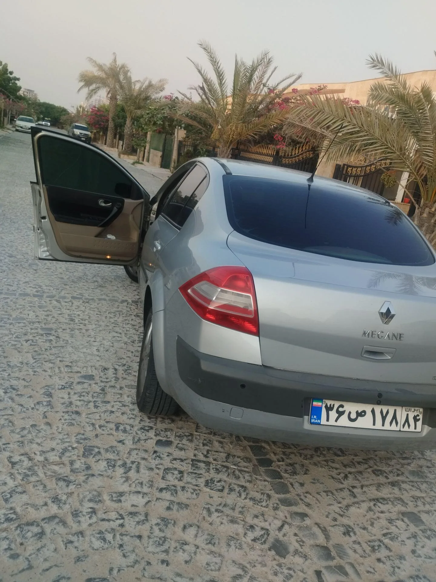 رنو  مگان (مونتاژ)