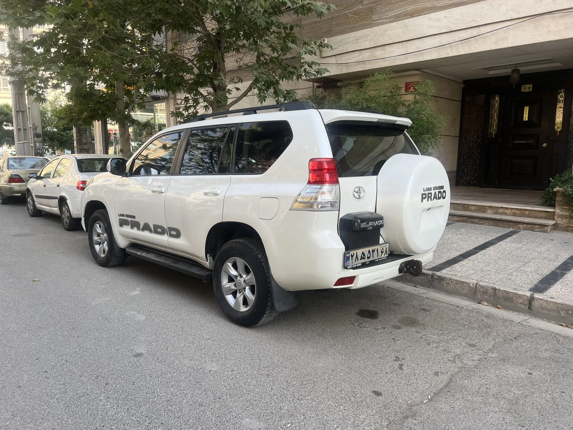 تویوتا  پرادو  چهار در 2