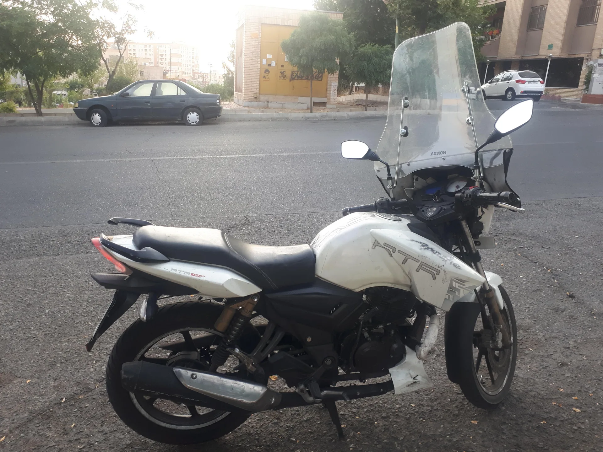 تی وی اس آپاچی 180