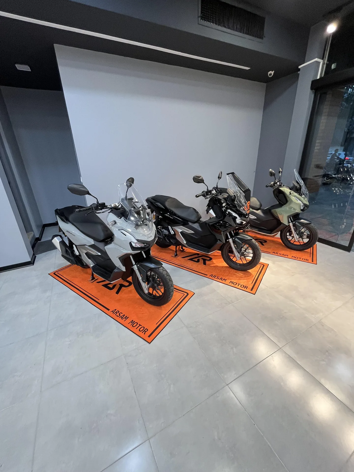 هوندا  ADV 160 2